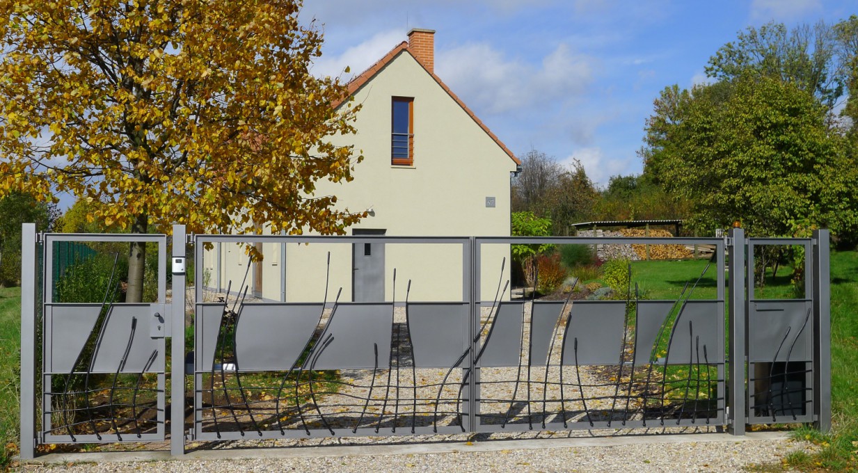 Kovaná brána - Lípa